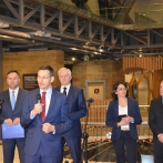 Na zdjęciu grupa osób, ministrów w rządzie premier Beaty szydło. Wśród nich Anna Streżyńska.