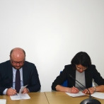 Podpisanie porozumienia przez Annę Streżyńską, minister cyfryzacji i Mariusza Białeckiego, prezesa Krajowej Rady Notarialnej
